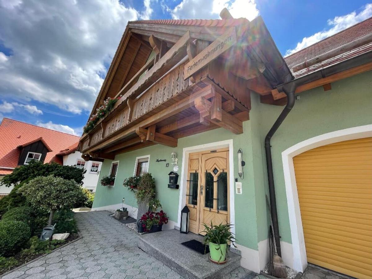 Ferienwohnungen Am Kirchberg Neualbenreuth Eksteriør bilde