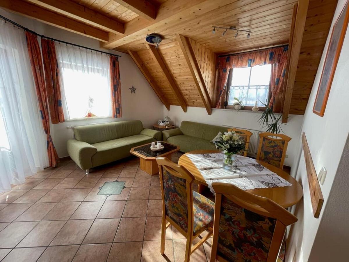 Ferienwohnungen Am Kirchberg Neualbenreuth Eksteriør bilde